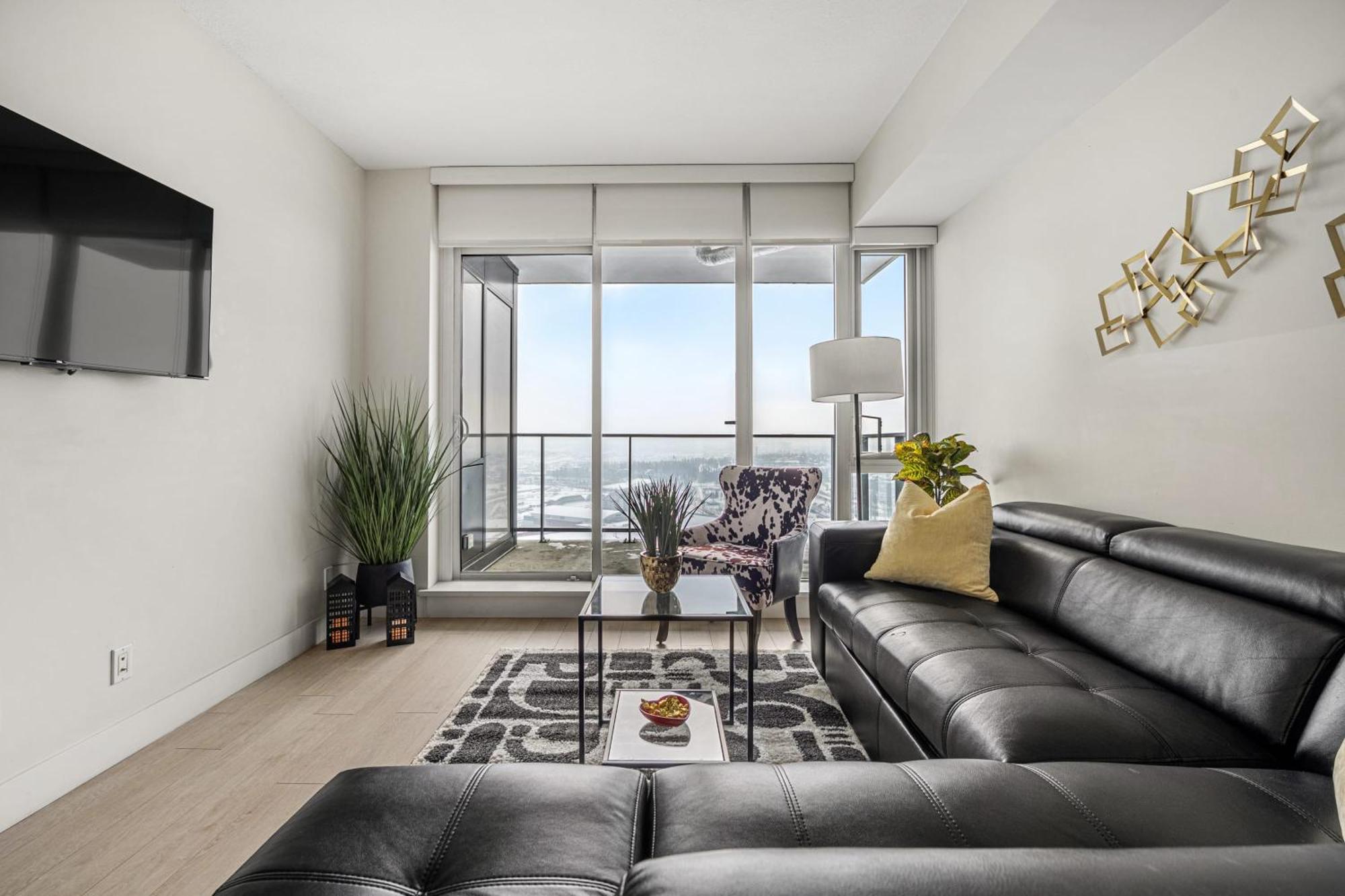 הוילה YYC Stunning 34Th Floor Views, Prime Downtown Location - Near Stampede, Casino, Bars! Free Banff Pass, Parking, Wine! מראה חיצוני תמונה